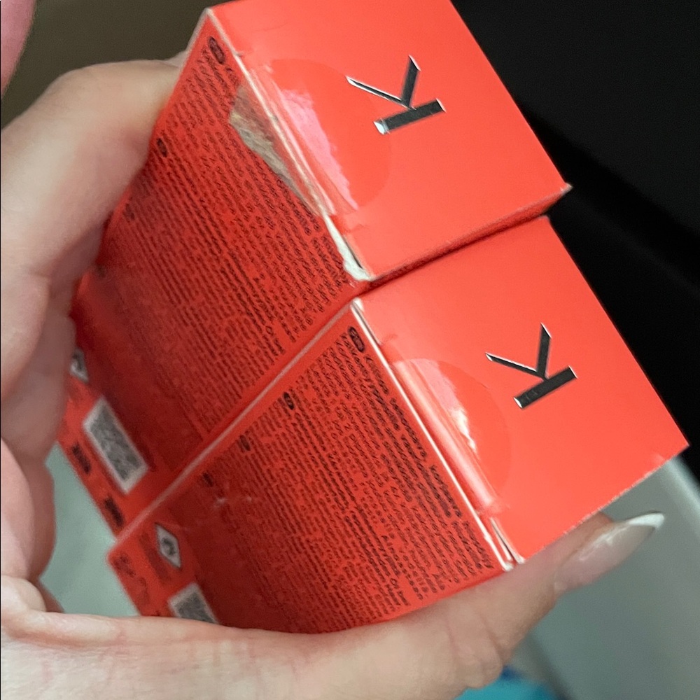 Kérastase Première Repairing Hair Gloss Oil — Coral-Red Packaging 2 available - Picture 4 of 4